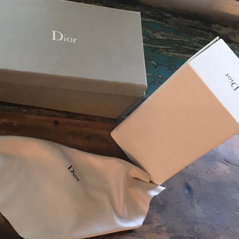 Dior Sunglass w/ Setup - Picture 3 of 13